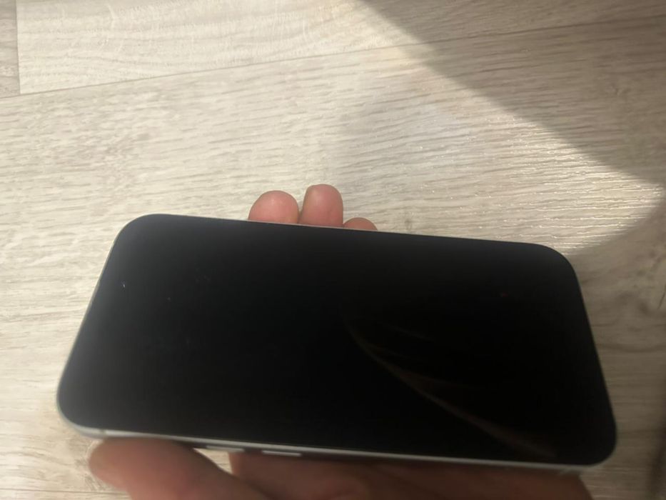 Айфон 15 срочна сатам