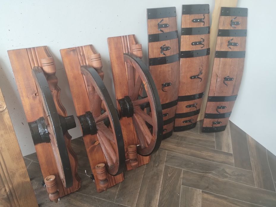 Стенни лампи от колела -вертикални и хоризонтални с дървени чашки