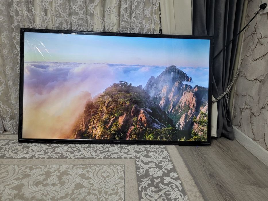 Продаётся телевизор смарт тв