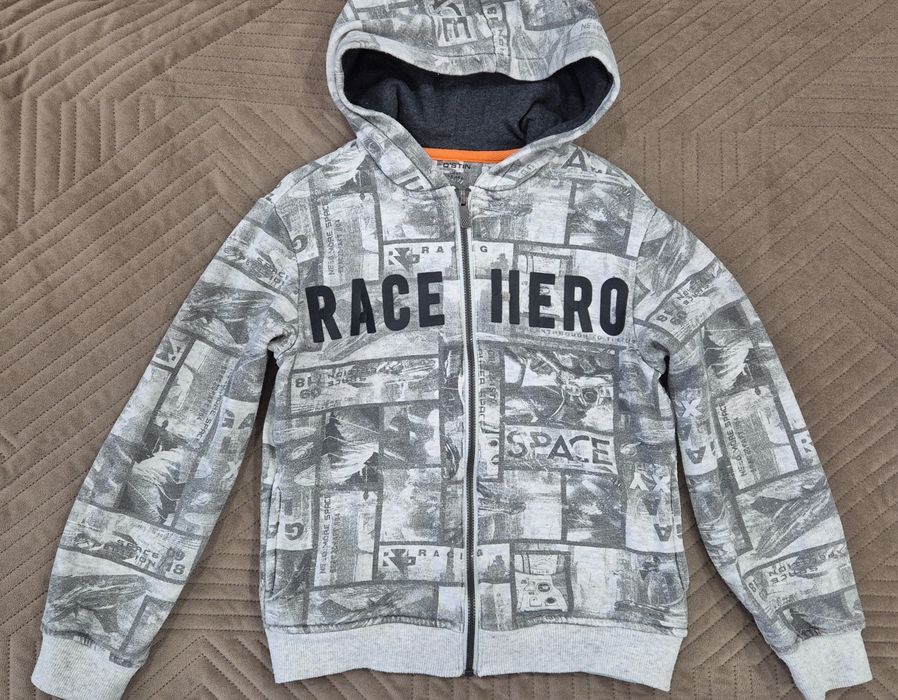 Рубашки и свитер на мальчика