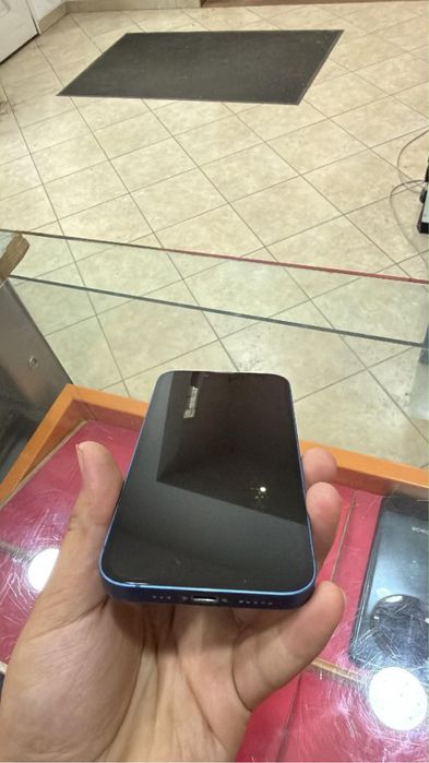 iPhone 13 256GB - Neverlocked / Liber de rețea (Baterie 77%)