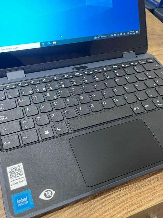 Лаптоп Lenovo 300W Yoga Gen 4  НОВ