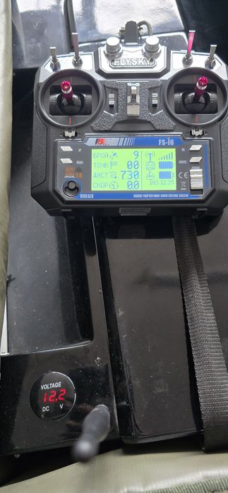 Лодка за захрантка GPS