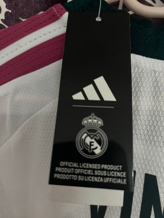 Vânt tricou original Adidas Real Madrid nou cu eticheta
