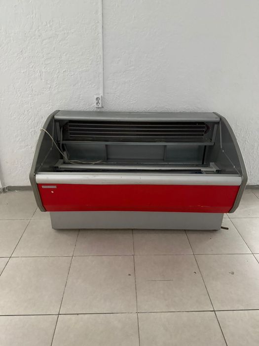 Продам витрины 2 шт