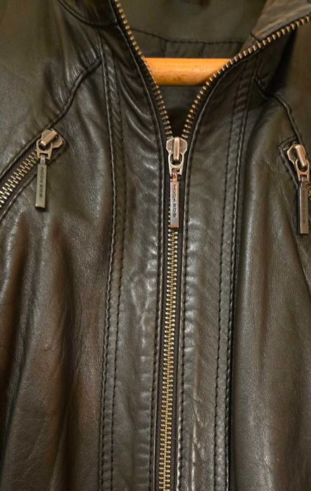 Дамски  , кожени  , черни якета , естествена кожа. По 130 лв.