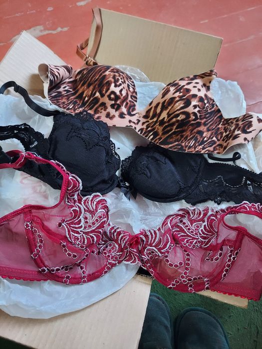 Продаю отрезы тканей очень красивые