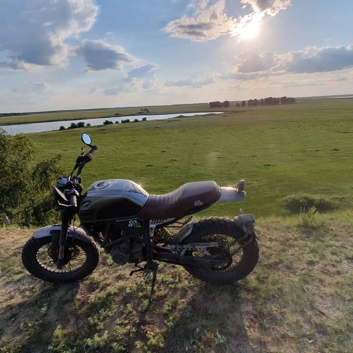 Minsk scrambler 250