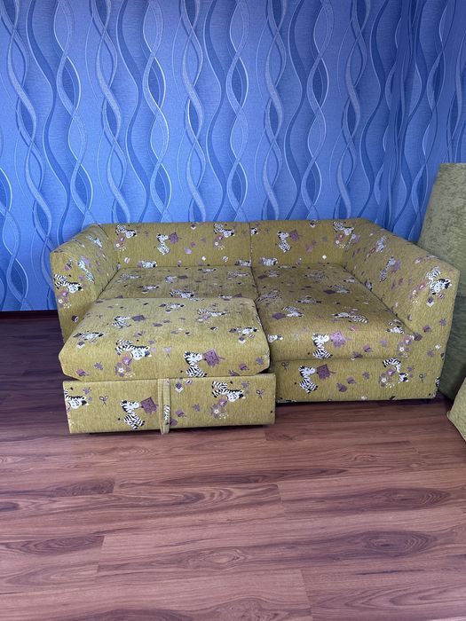 Отдам детский диван 200х150