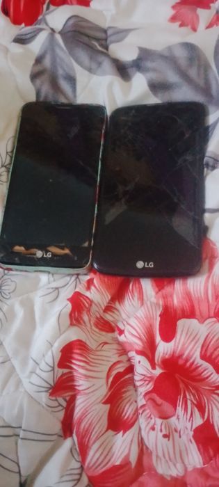 Продам два телефона