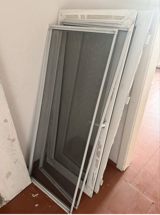 Окно пластиковые  даром