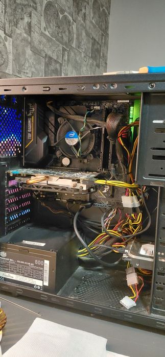 i5-9600K / 16GB RAM / GTX 660 / Z390 Геймърски компютър