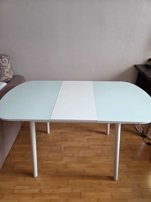 Стол обеденный со стеклом