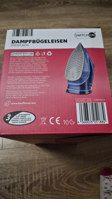 Vand fier de călcat nou cu etichetă