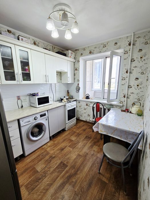 3 комнатная квартира Строитель