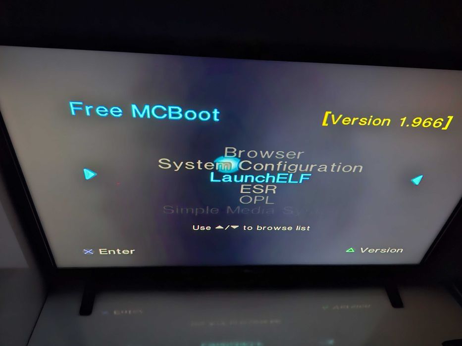 Продавам PlayStation 2 с FMCB, контролер и 4 игри
