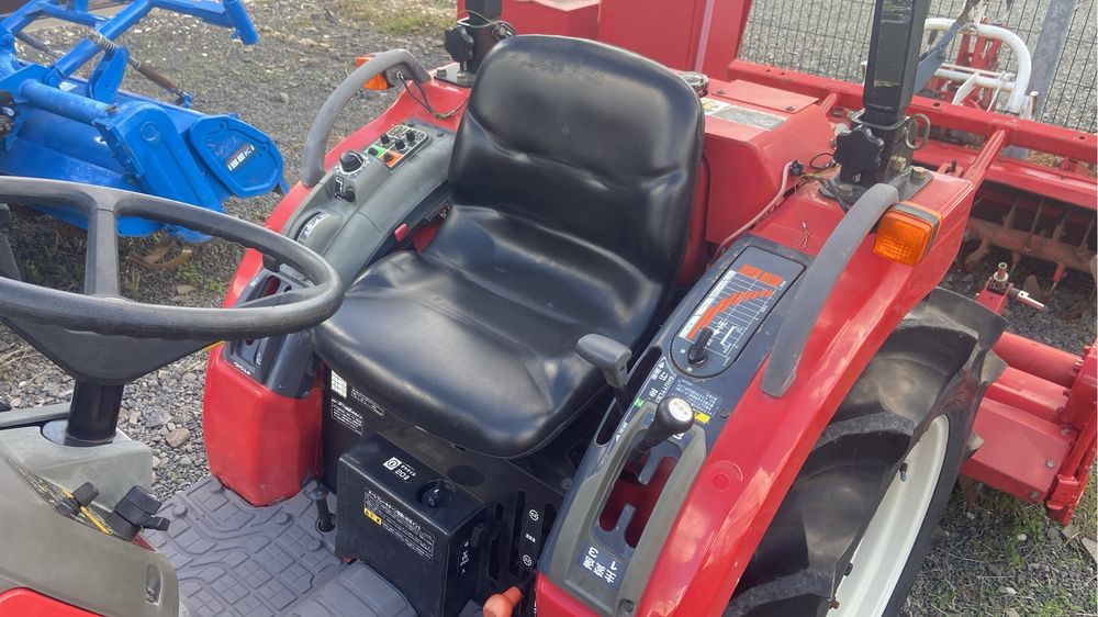 Tractor japonez Mitsubishi MT240, 4x4, 24cp + freza