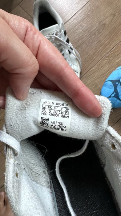 Маратонки Adidas 38