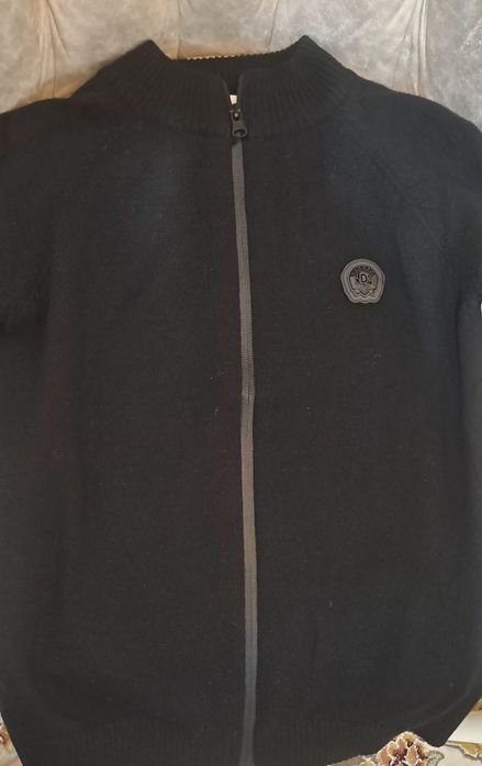 Детскый жемпер для 7-8 год