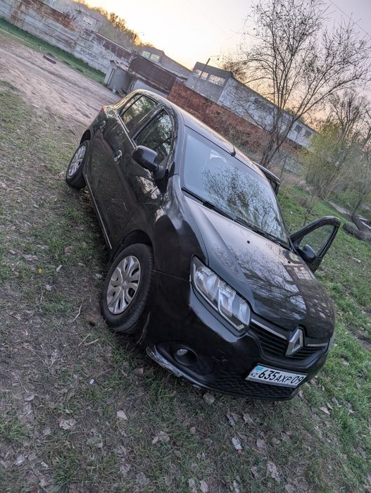 Рено Сандеро 2015