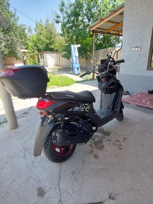 Продам скутер 500000