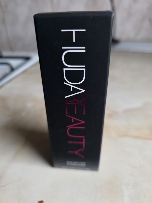 Fond de ten Huda Beauty