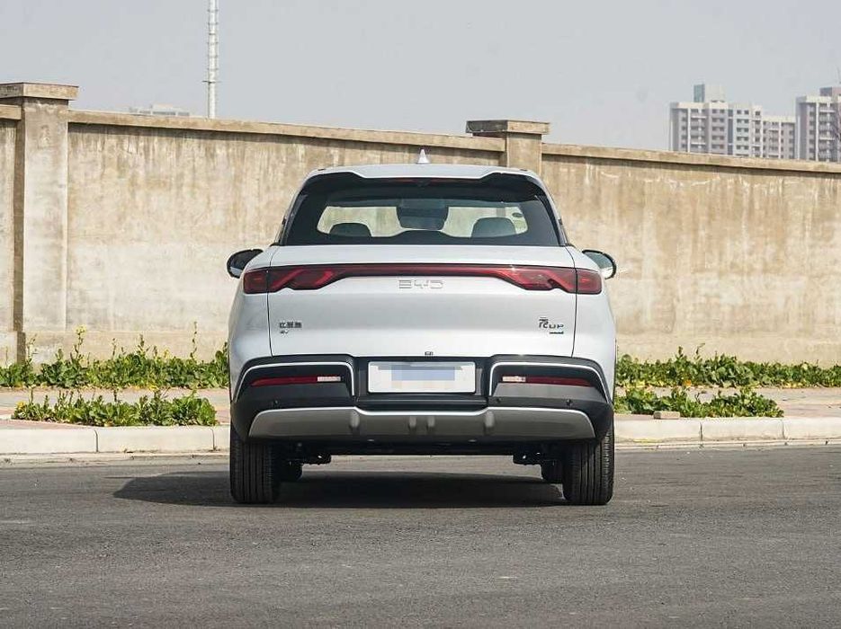 Byd Yuan Up Smart 1-pozitsiya!