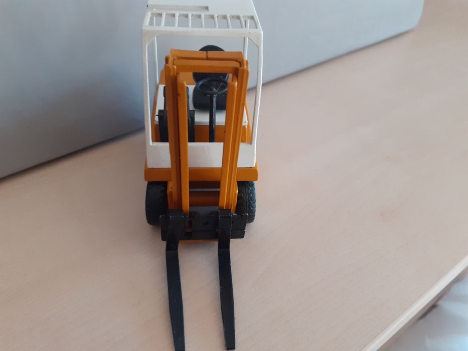 Метален мащабен модел на електрокар, мотокар