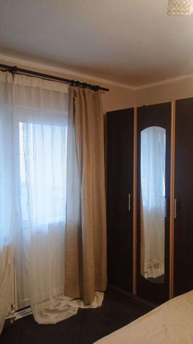 Închiriez apartament G.Enescu-Mobila