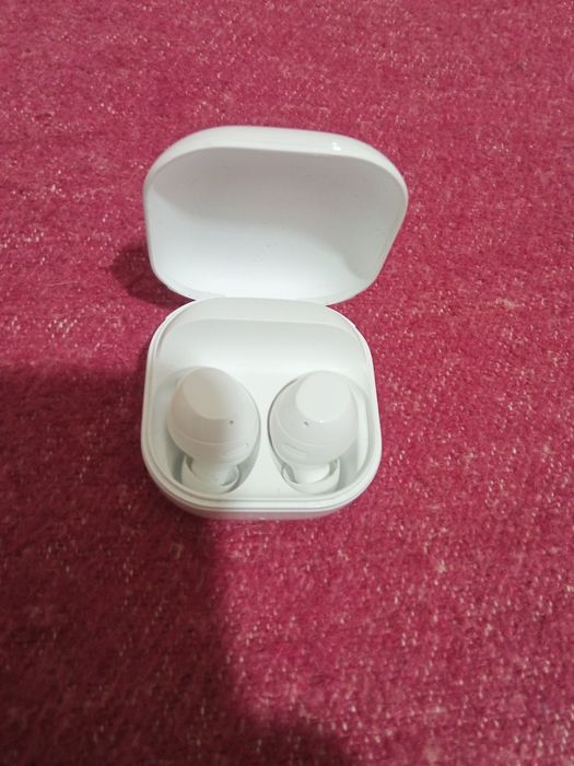 Наушники галаху будс в идеальном состоянии