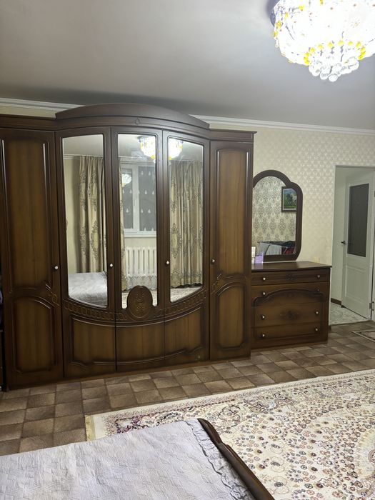 Продам спальный гарнитур