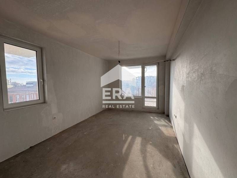 Тристаен апартамент за продажба - Св.св. Константин и Елена, Варна