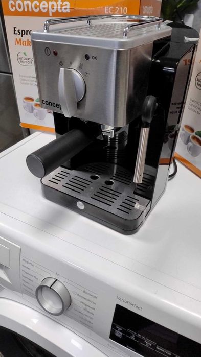 Нова Кафемашина с ръкохватка Concepta 15 бара E.S.E. кафе дози