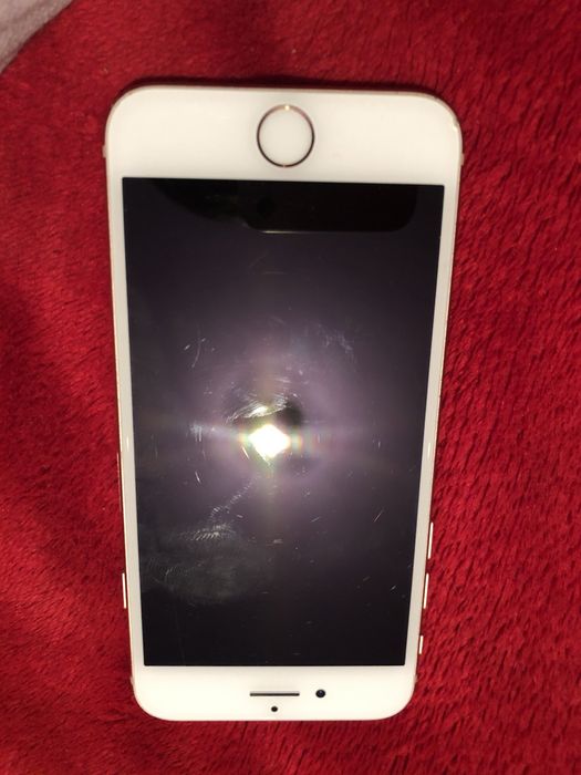 Vand telefon apple 8 in stare foarte bună