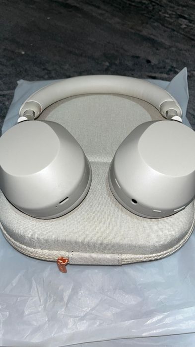 Наушник XM5 коробкасынан аштым қосып кордм унамайды сол ушн сатып жатр