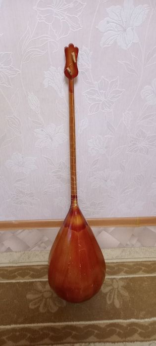 Продам домбру, б/у