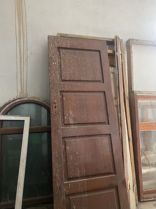 Двери деревянные,разные