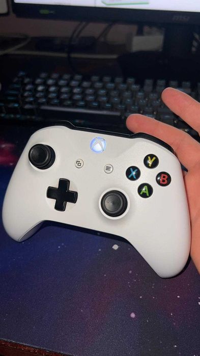 Controller Xbox One S Original Alb – Stare Impecabilă, Fără Defecte