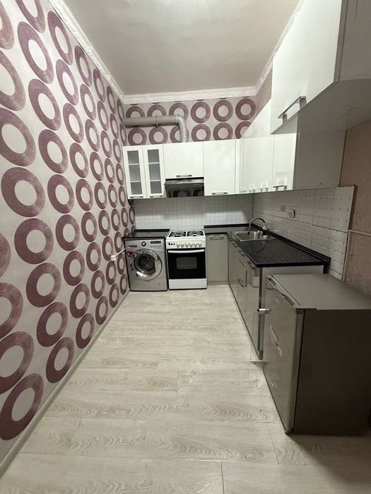 Сергели  янги массив квартира ижарага берилади 
 Лифт, тўлиқ мебел, ис