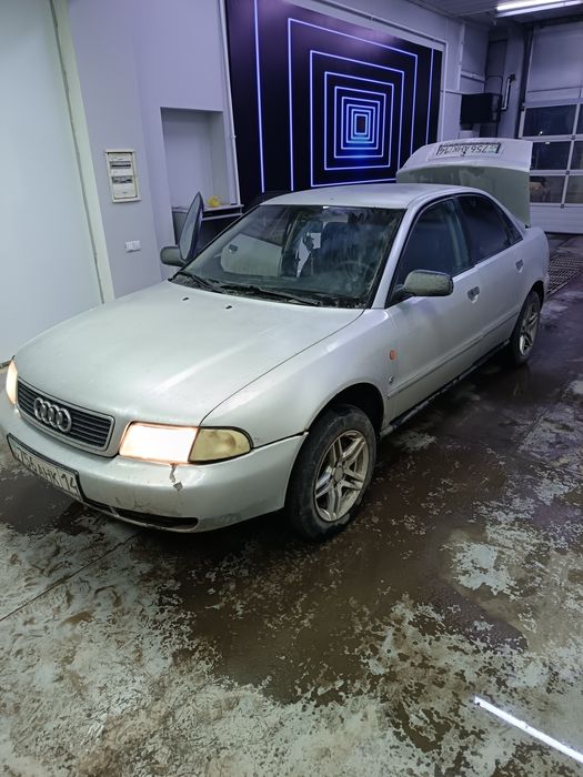 Ауди А4 продам 1995год
