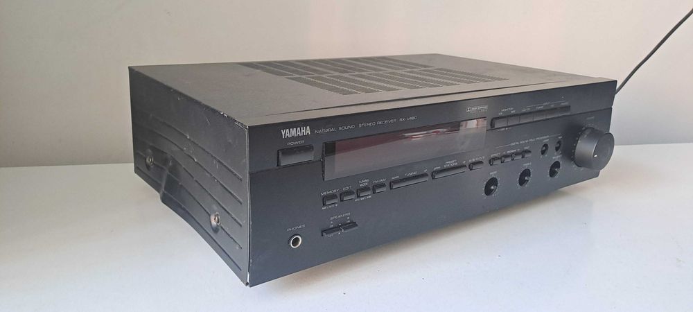 Yamaha RX V 480 amplificator nu scoate sunet