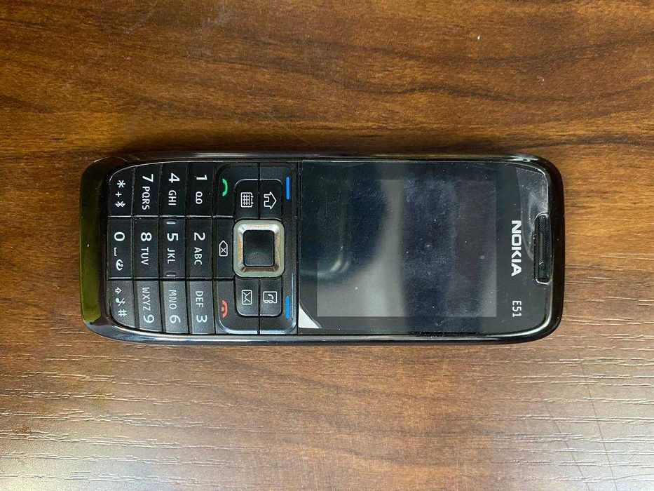 Продается Nokia Е51 (Silver/Black)