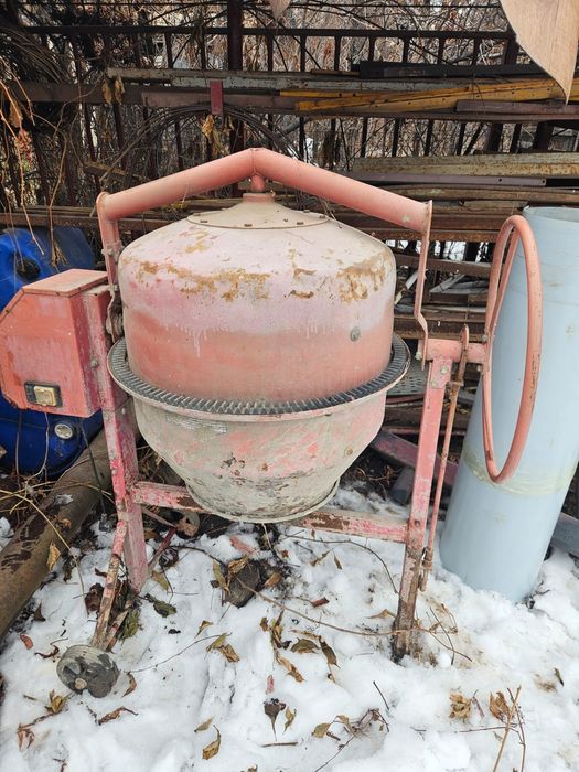 Продам бетономешалку