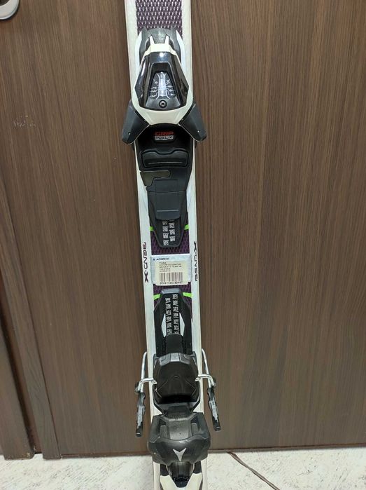 Продавам чисто нови ски ATOMIC Savor 158 см. с нови автомати L 10 GW