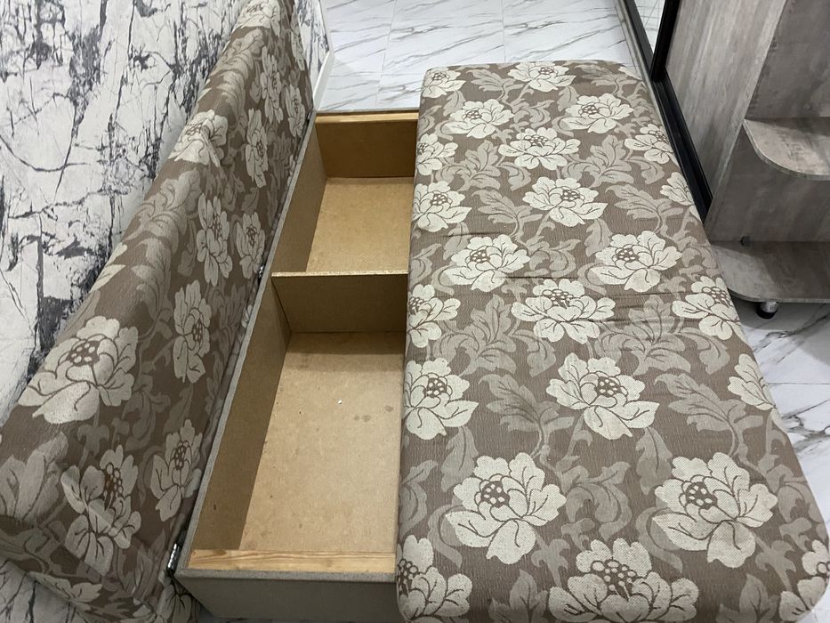 Диван складной с отсеками