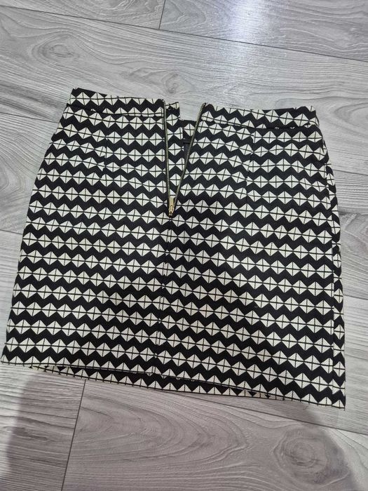 Fusta H&M marime 40