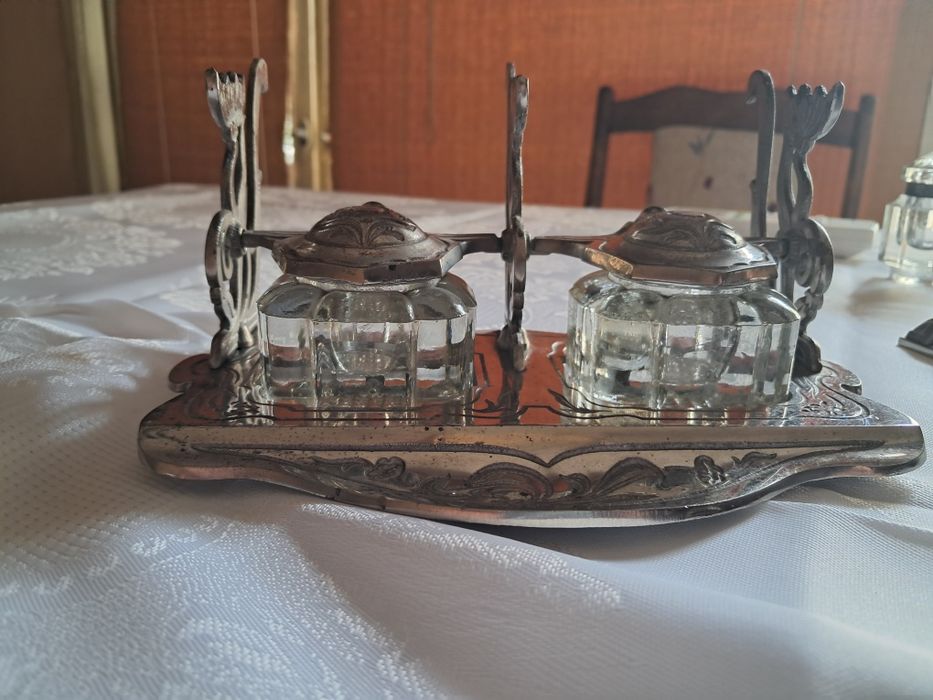 Комплект за писалищна маса.