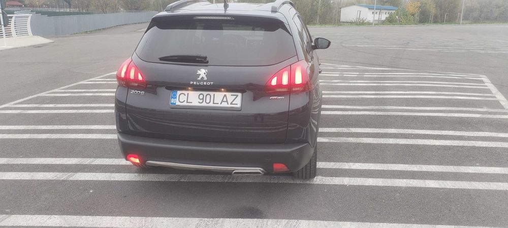 Vând Peugeot 2008