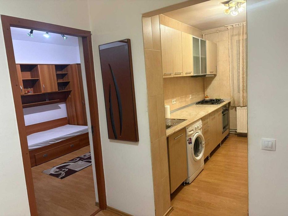 Inchiriez apartament cu doua camere în Blaj str Eroilor bl.37