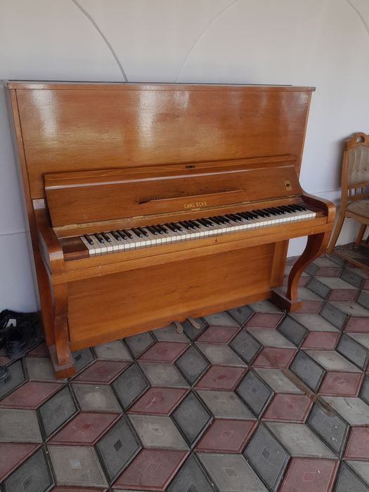 Pianina  vând vand